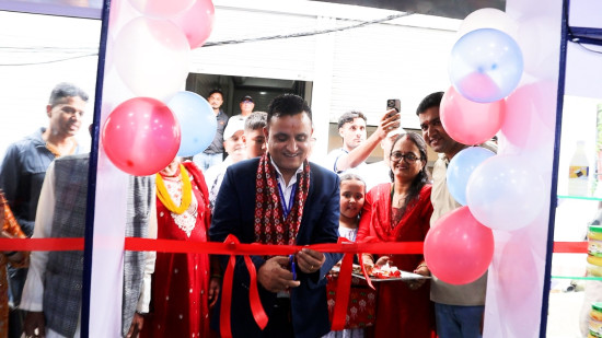 डीडीसीका महाप्रबन्धक डा. शरणकुमार पाण्डेले गरे कलंकी चोकको नयाँ आउटलेटको उद्घाटन