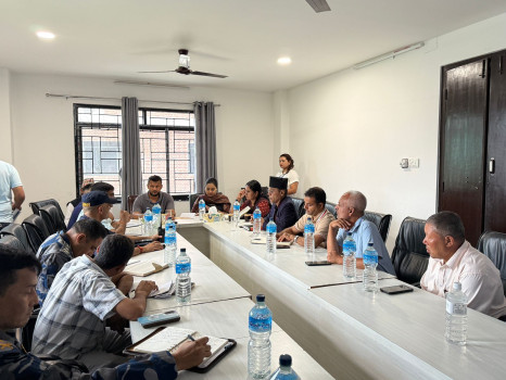 बाढीपीडितको पुनर्स्थापनाका लागि स्थानीय जनप्रतिनिधिसँग मन्त्री रावलको छलफल 