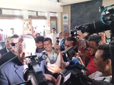 देउवालाई महाधिवेशनमा सहभागी गराउन सबै प्रयास गर्छु : गगन थापा