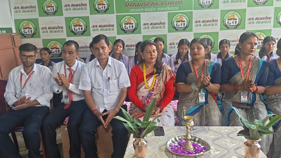 कैलाली विद्या निकेतनको २६औं स्थापना दिवस : मानव सेवा आश्रममा भोजन, विद्यार्थीसँग साहित्यिक भलाकुसारी