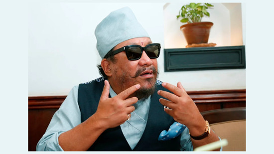 कार्यविनायकको गजुर र छानाका लागि योगेश्वर अमात्यले दिए १ करोड २० लाखको सुन