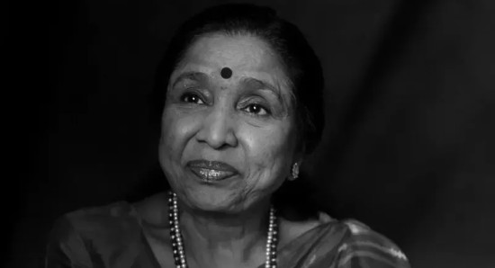भारतीय गायिका आशा भोसलेको निधन