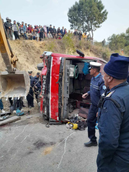 यी हुन् स्कुल बस दुर्घटनामा मृत्यु भएका तीन जना