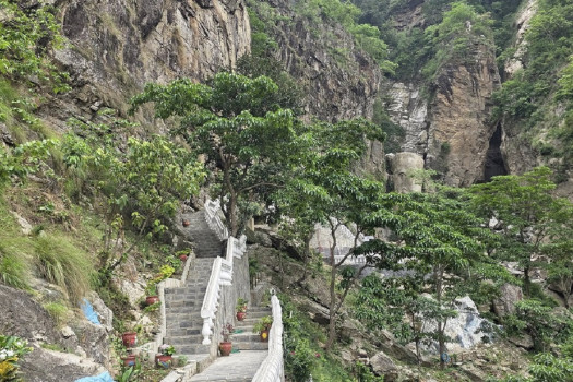 पूर्वाधार निर्माणसँगै पर्यटकको रोजाइमा ऐनापहरा