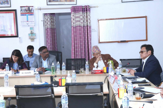 सां‍सदहरुले र्‍याखर्‍याख्ती पारेपछि मन्त्री किरातीले भने- धाउँदा धाउँदा जुत्ता फाटिसक्यो