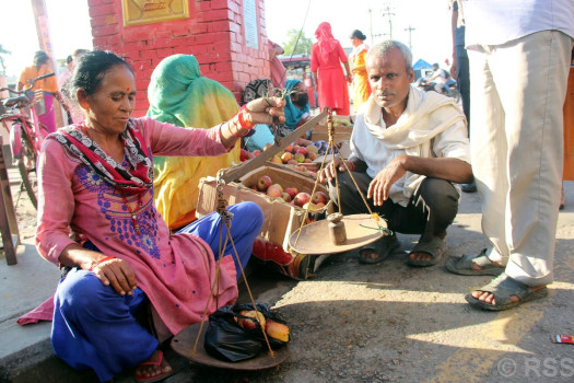 कर्णालीको स्याउ कोसेली बनेर घरघरमा