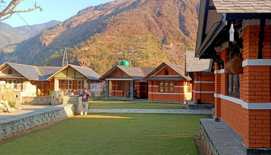 भोटेकोशीमा बनाइयो अरनिको गाउँ