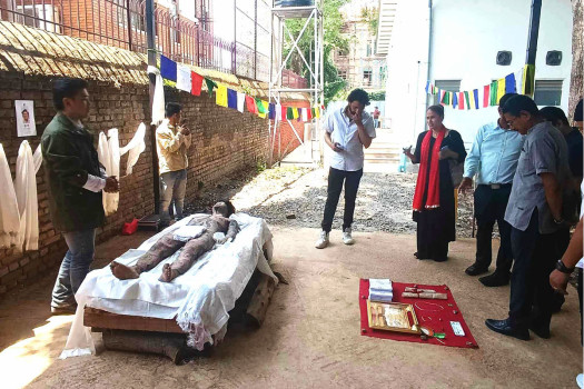 नडराउनुस्, यो प्रतिस्थापन कला हो 