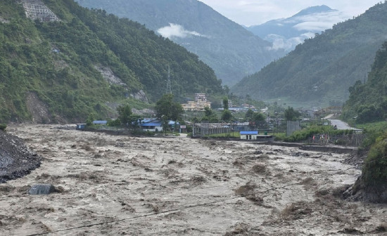 भोटेकोशीमा भीषण बाढी, सतर्क रहन आग्रह