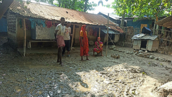 राहत सामग्री नपाएको इनरुवाका बाढीपीडितको गुनासो