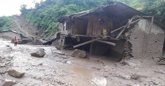 बाढीपीडितको तीन वर्ष : पाएनन् घर बनाउन राहत रकम