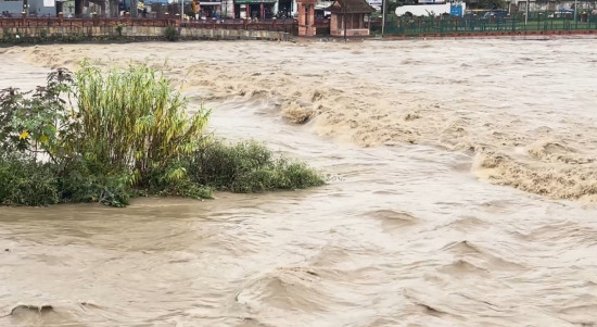 उपत्यकामा बागमती नदीले सतर्कता तह पार गर्‍यो, सतर्क रहन आग्रह