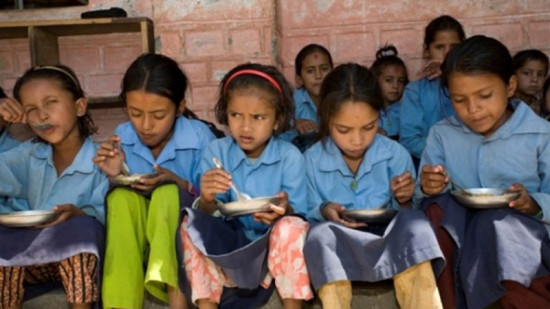 सामुदायिक विद्यालयको दिवा खाजामा कोदो, मकै र फापरका परिकार