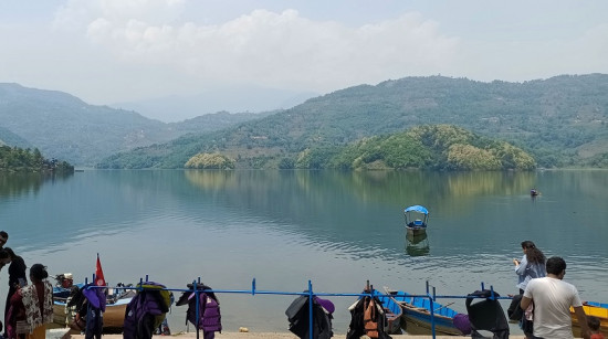 पर्यटकको रोजाइमा पर्ने पोखराको बेगनास ताल