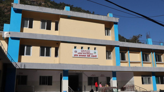 विशेषज्ञ चिकित्सक नहुँदा बेनी अस्पतालमा शल्यक्रिया सेवा बन्द