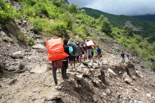 सडक अवरुद्ध भएपछिको सास्ती