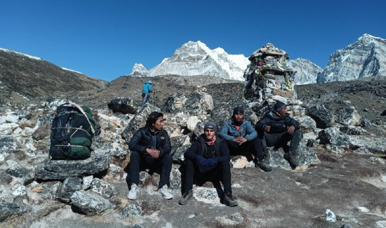 खुम्बुको पर्यटन जोगाउने भरियाहरु