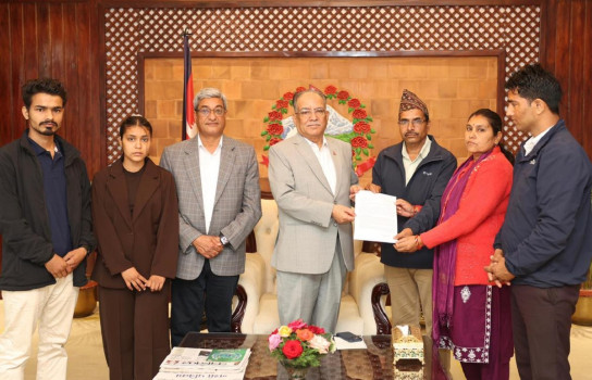 विपिनको रिहाइका लागि थप पहल गरिदिन परिवारले भेटे प्रधानमन्त्री