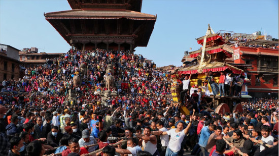 भक्तपुरमा बिस्केट जात्राको रौनक