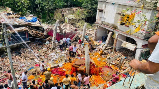 पश्चिम बंगालमा अवैध पटाका कारखानामा विष्फोट हुँदा ५ जनाको मृत्यु