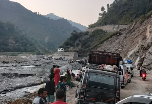 अबरुद्ध बिपी राजमार्गमा बिहानदेखि यातायात सञ्चालनमा