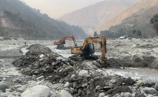 बाढीपहिरोले क्षतिग्रस्त बीपी राजमार्गको मर्मतको काम तीव्र