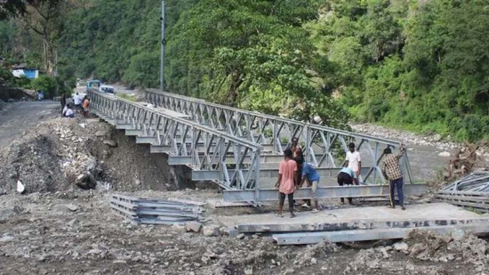 इच्छाकामनामा श्रमदानबाट पुल निर्माण