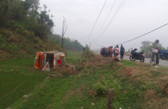 मकवानपुरमा बस दुर्घटना हुँदा १६ जना घाइते