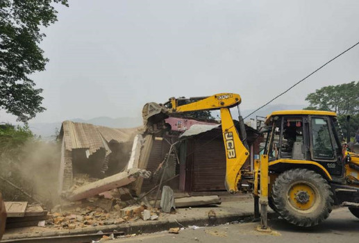 बुटवलमा पनि सरकारी जग्गामा बनेका घरटहरा हटाउन थालियो