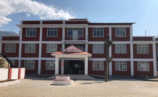 सरकारी कार्यालयमा किन दिइँदैन सर्वसाधारणलाई पार्किङ ?