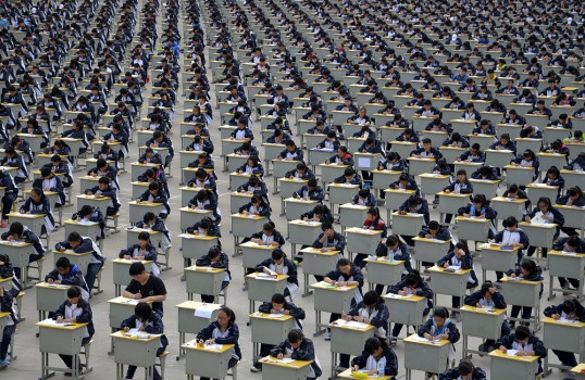 कलेज प्रवेशको अति कठिन परीक्षामा एक करोड चिनियाँ विद्यार्थी