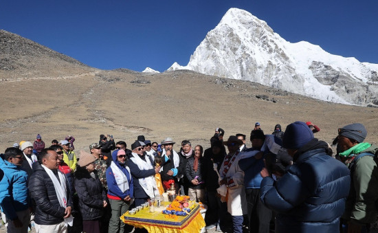 कोप-२८ मा सहयोगको याचना गर्ने होइन, अधिकारका कुरा राख्ने हो : प्रधानमन्त्री दाहाल