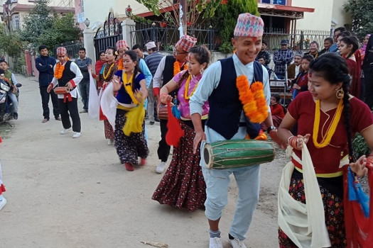 गाउँमा तन्‍नेरी नहुँदा पहिलेजस्तो छैन तिहारको मजा