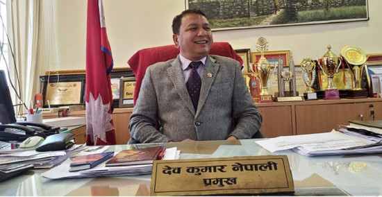 ढोरपाटनका मेयरविरुद्ध रेडकर्नर नोटिस जारी