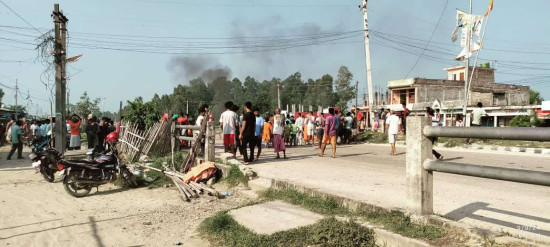 विद्यालयमा विद्यार्थीको मृत्यु, न्याय माग्दै चक्काजाम