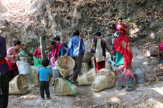 डढेलोले पाइप जलेपछि निस्दी गाउँमा खानेपानी समस्या