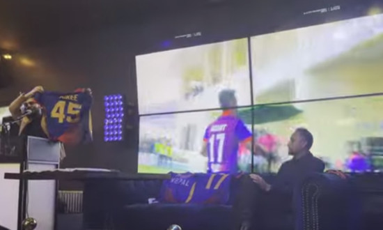 १ लाख ४० हजारमा बिक्यो दीपेन्द्रको जर्सी