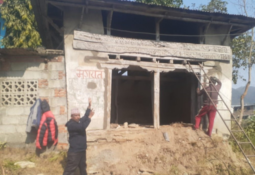 जो व्यक्तिगत लगानीमा जीर्ण पाटी संरक्षण गर्दैछन्