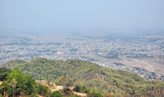 दाङको सदरमुकाम घोराही बजार र आसपासको दृश्य