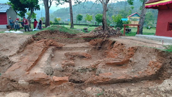 छेपेटारमा भेटियो सत्रौं शताब्दीको भग्नावशेष