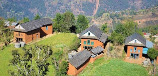 रित्तिँदै गुल्मेली गाउँबस्ती, ११ महिनामा ५००० बढीले छाडे गाउँ