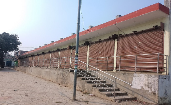 ७ करोडको लगानीमा बनेको हाटबजार भवन प्रयोगविहीन