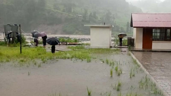 मेलम्ची-हेलम्बु सडक अवरुद्ध