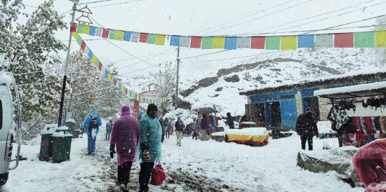मुस्ताङमा कात्तिकमै हिमपात, कागबेनीदेखि मुक्तिनाथसम्मको यात्रा नगर्न आग्रह