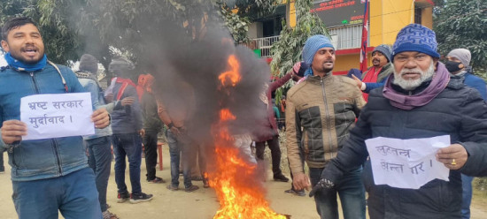 मधेश कृषि विश्वविद्यालयमा जनमत पार्टीको ताला