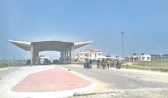 भैरहवा एकीकृत जाँच चौकी निर्माण धमाधम