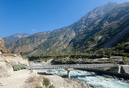 कर्णालीको स्याउ र जडीबुटीले पाउन थाल्यो बजार, समृद्धिको आधार बन्ला सडक ?