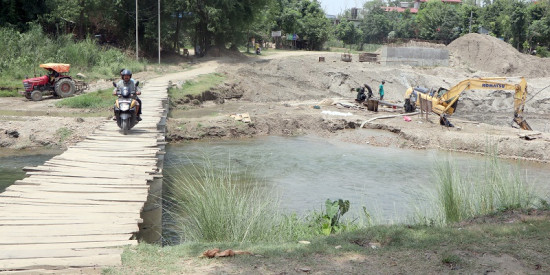 कच्चीपुलबाट जोखिम यात्रा