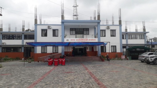 दुग्ध उत्पादक किसानलाई नगरपालिकाको अनुदान