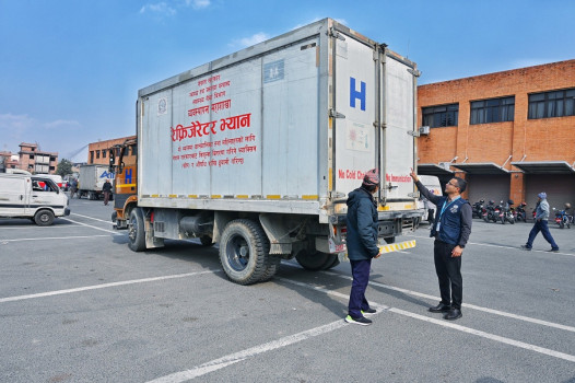 बालबालिकाको क्यान्सरको उपचारमा प्रयोग हुने औषधि हस्तान्तरण